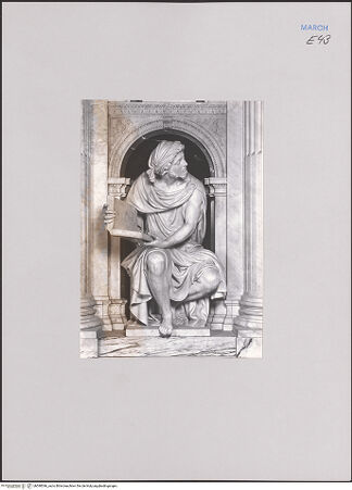 Vorderseite von ICCD [https://www.deutsche-digitale-bibliothek.de/content/lizenzen/rv-ez/] Marmorverkleidung der Casa SantaNordfassadeDaniel - , bh590546_recto. Foto.