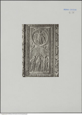 Vorderseite von Richter, Ernesto [https://www.deutsche-digitale-bibliothek.de/content/lizenzen/rv-fz/] Holztür mit der Gegenüberstellung von Szenen aus dem Leben von Moses und ChristusTriumph Christi und der Kirche - , bh590594_recto. Foto: Richter, Ernesto.