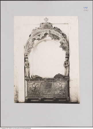 Vorderseite von Gabinetto Fotografico Nazionale [https://www.deutsche-digitale-bibliothek.de/content/lizenzen/rv-ez/] Grabmal des Ranuccio Farnese und seiner Familie - Gesamtansicht, bh590618_recto. Foto.