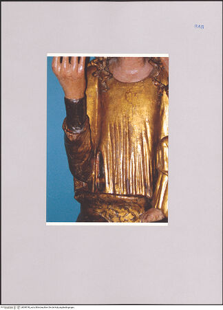 Vorderseite von unbekannt [https://www.deutsche-digitale-bibliothek.de/content/lizenzen/rv-fz/] Madonna - Detail: Maria, Oberkörper, bh590740_recto. Foto.