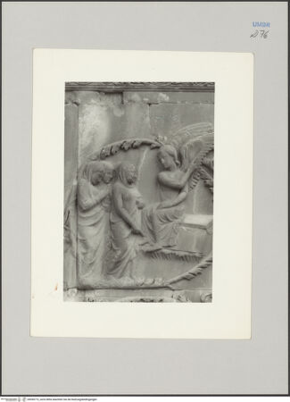 Vorderseite von Alinari [https://www.deutsche-digitale-bibliothek.de/content/lizenzen/rv-ez/] Szenen aus der Heiligen SchriftSzenen aus dem Neuen Testament - Engel verkündet den drei Marien die Auferstehung, bh590772_recto. Foto.