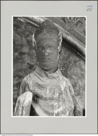 Vorderseite von unbekannt [https://www.deutsche-digitale-bibliothek.de/content/lizenzen/rv-fz/] Palazzo dei Priori - Portal: San Costanzo (Kopf), bh590785_recto. Foto.