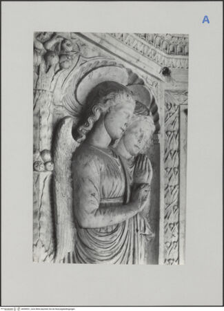 Vorderseite von Oscar Savio [https://www.deutsche-digitale-bibliothek.de/content/lizenzen/rv-ez/] Tabernakel - Detail: linkes Engelpaar, Oberkörper, bh590921_recto. Foto: Savio, Oscar.