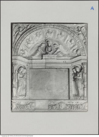 Vorderseite von unbekannt [https://www.deutsche-digitale-bibliothek.de/content/lizenzen/rv-fz/] Tabernakel - Gesamtansicht, bh590922_recto. Foto.