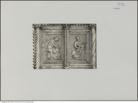 Vorderseite von Ed. Ris. Carnevali Edvige, Perugia [https://www.deutsche-digitale-bibliothek.de/content/lizenzen/rv-fz/] Fontana MaggioreUnteres Brunnengeschoss: Becken mit Darstellungen aus dem Alten Testament, der Artes mechanicae, der Sieben Freien Künste und MonatsdarstellungenSamson besiegt den Löwen und Samson und Delila - Zwei Reliefplatten:  Samson tötet den Löwen, Dalila schneidet Samson die Haare, bh590940_recto. Foto.