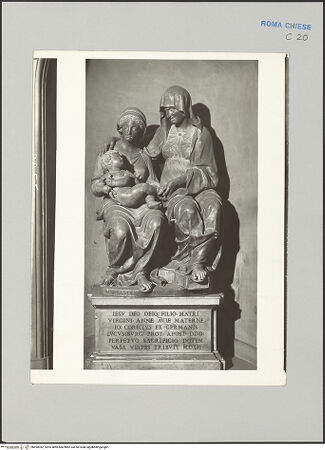 Vorderseite von Ministero di Pubblica Istruzione, Gabinetto Fotografico Nazionale [https://www.deutsche-digitale-bibliothek.de/content/lizenzen/rv-ez/] Grabmal des Johann GoritzAnna Selbdritt - Figurengruppe Anna Selbdritt mit Sockel, bh590982_recto. Foto.