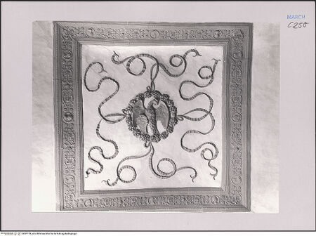 Vorderseite von Alinari [https://www.deutsche-digitale-bibliothek.de/content/lizenzen/rv-ez/] Deckendekoration: Adler mit Wappen der Familie da Montefeltro - , bh591129_recto. Foto.