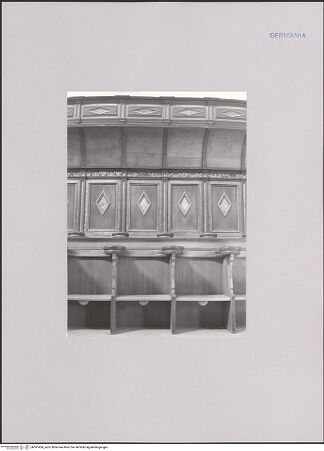 Vorderseite von Bibliotheca Hertziana [https://rightsstatements.org/page/CNE/1.0/] Chorgestühl - , bh591424_recto. Foto: Kruft, Hanno-Walter.