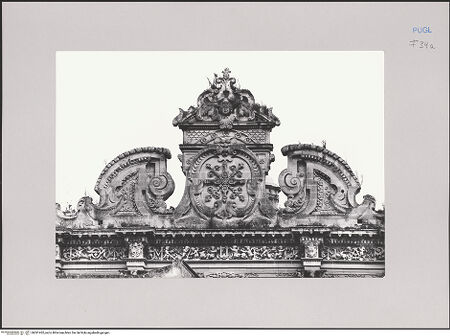 Vorderseite von Bibliotheca Hertziana [https://rightsstatements.org/page/CNE/1.0/] Santa Croce - Giebelzone, bh591452_recto. Foto: Kruft, Hanno-Walter.