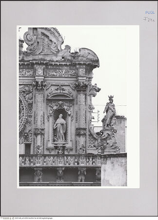 Vorderseite von Bibliotheca Hertziana [https://rightsstatements.org/page/CNE/1.0/] Santa Croce - Obergeschoss, rechte Seite, bh591458_recto. Foto: Kruft, Hanno-Walter.