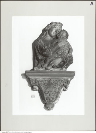 Vorderseite von Bibliotheca Hertziana [https://www.deutsche-digitale-bibliothek.de/content/lizenzen/rv-fz/] Abundantia - Im Hintergrund der sog. Arc de Gaillon (Porte de Genes), bh591478_recto. Foto: Kruft, Hanno-Walter.