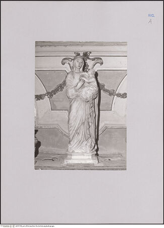 Vorderseite von Bibliotheca Hertziana [https://www.deutsche-digitale-bibliothek.de/content/lizenzen/rv-fz/] Madonna - Gesamtansicht, bh591539_recto. Foto: Kruft, Hanno-Walter.