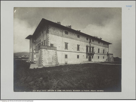 Vorderseite von  [https://rightsstatements.org/page/CNE/1.0/] Villa La Ferdinanda - Gesamtansicht von Südosten, bh591645_recto. Foto.