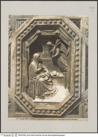 Vorderseite von Alinari [https://www.deutsche-digitale-bibliothek.de/content/lizenzen/rv-ez/] Tabernakel der Madonna von OrsanmicheleSockelreliefs mit Szenen aus dem Leben Mariens sowie die Tugenden Fides, Spes und Caritas - Ostseite: Todesverkündigung an Maria, bh591682_recto. Foto.