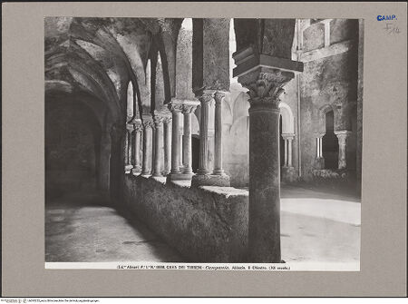 Vorderseite von Alinari [https://www.deutsche-digitale-bibliothek.de/content/lizenzen/rv-ez/] Abbazia della Trinità di CavaChiostrino - Deambulatorium, bh593232_recto. Foto.