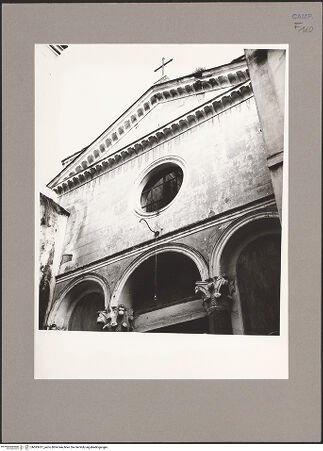 Vorderseite von Hutzel, Max [https://www.deutsche-digitale-bibliothek.de/content/lizenzen/rv-ez/] San Michele a Corte - Teilansicht, bh593417_recto. Foto: Hutzel, Max.