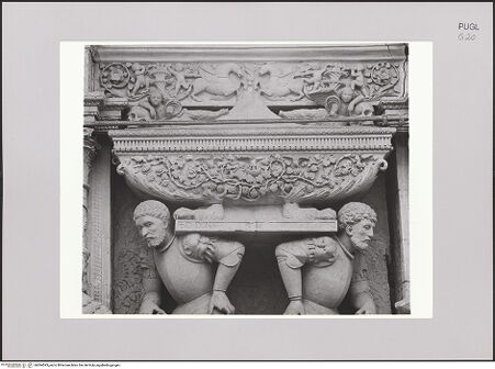 Vorderseite von Gernone [https://www.deutsche-digitale-bibliothek.de/content/lizenzen/rv-ez/] Grabmal des Giovanni Bernardino Acquaviva, Belisario Acquaviva und dessen Frau Sveva Sanseverino - Detail: Sargträger, Oberkörper und oberer Sarkophag, bh594593_recto. Foto.