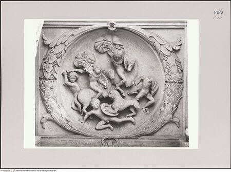 Vorderseite von Gernone [https://www.deutsche-digitale-bibliothek.de/content/lizenzen/rv-ez/] Grabmal des Giovanni Bernardino Acquaviva, Belisario Acquaviva und dessen Frau Sveva Sanseverino - Detail: Medaillon, links unten, bh594597_recto. Foto.