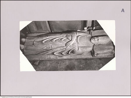 Vorderseite von Bibliotheca Hertziana [https://www.deutsche-digitale-bibliothek.de/content/lizenzen/rv-fz/] Gisant des Bischofs Goffredo Fazzari (gest. 1339) - Gesamtansicht, bh594634_recto. Foto: Negri Arnoldi, Francesco.