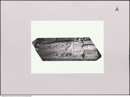 Vorderseite von Bibliotheca Hertziana [https://www.deutsche-digitale-bibliothek.de/content/lizenzen/rv-fz/] Gisant des Bischofs Goffredo Fazzari (gest. 1339) - Teilansicht, bh594636_recto. Foto: Negri Arnoldi, Francesco.