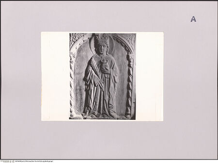 Vorderseite von Bibliotheca Hertziana [https://www.deutsche-digitale-bibliothek.de/content/lizenzen/rv-fz/] Christus im Grab mit Heiligen (Frontplatte und Seitenplatte eines Sarkophags)Heilige Lucia (seitliche Platte des Sarkophags) - Gesamtansicht, bh594648_recto. Foto: Negri Arnoldi, Francesco.