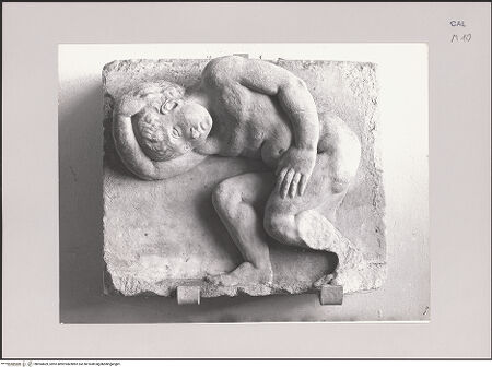 Vorderseite von unbekannt [https://www.deutsche-digitale-bibliothek.de/content/lizenzen/rv-fz/] Gebeugter Putto - Gesamtansicht, bh594669_recto. Foto.