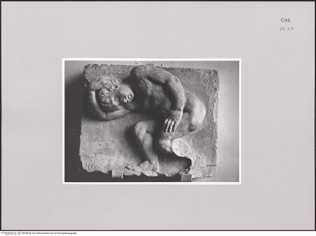 Vorderseite von Bibliotheca Hertziana [https://www.deutsche-digitale-bibliothek.de/content/lizenzen/rv-fz/] Gebeugter Putto - Gesamtansicht, bh594670_recto. Foto.