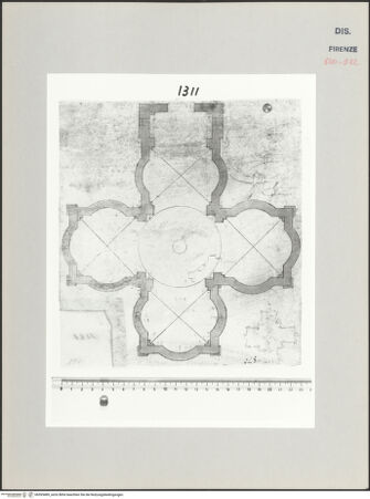 Vorderseite von Centro Studi Antonio Sangallo il Giovane, Montefiascone [https://www.deutsche-digitale-bibliothek.de/content/lizenzen/rv-ez/] Grundrissentwurf für einen Zentralbau - , bh595489_recto. Foto.