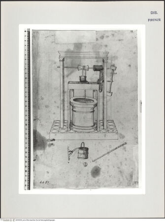 Vorderseite von Centro Studi Antonio Sangallo il Giovane, Montefiascone [https://www.deutsche-digitale-bibliothek.de/content/lizenzen/rv-ez/] Mechanischer Brunnen - , bh595539_recto. Foto.