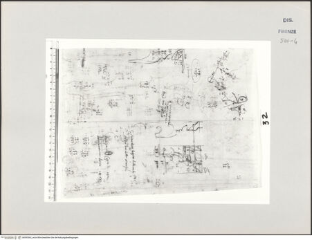 Vorderseite von Centro Studi Antonio Sangallo il Giovane, Montefiascone [https://www.deutsche-digitale-bibliothek.de/content/lizenzen/rv-ez/] Rom, Kapitell aus Alt-St. Peter - , bh595563_recto. Foto.