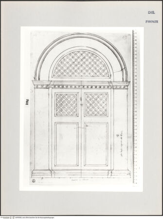Vorderseite von Centro Studi Antonio Sangallo il Giovane, Montefiascone [https://www.deutsche-digitale-bibliothek.de/content/lizenzen/rv-ez/] Florenz?, Prospekt des Portals für eine Casa Sangallo - , bh595582_recto. Foto.