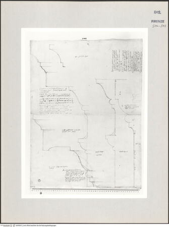 Vorderseite von Centro Studi Antonio Sangallo il Giovane, Montefiascone [https://www.deutsche-digitale-bibliothek.de/content/lizenzen/rv-ez/] Rom, Palazzo Farnese, Profilstudie für die Fenster des Erdgeschoss der Gartenfassade - , bh595612_recto. Foto.