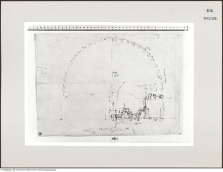 Vorderseite von Centro Studi Antonio Sangallo il Giovane, Montefiascone [https://www.deutsche-digitale-bibliothek.de/content/lizenzen/rv-ez/] Ferento, römisches Theater, Grundriss - , bh595664_recto. Foto.