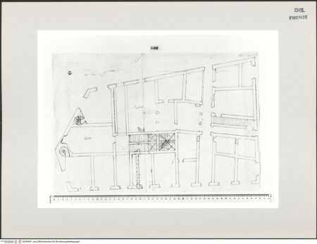 Vorderseite von Centro Studi Antonio Sangallo il Giovane, Montefiascone [https://www.deutsche-digitale-bibliothek.de/content/lizenzen/rv-ez/] Rom, der Palazzo des Ferdinando d'Aragona auf der Piazza Nicosia, Grundriss - , bh595691_recto. Foto.