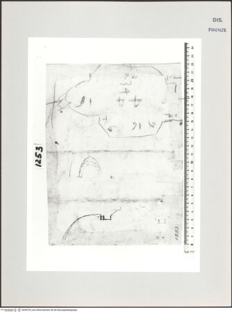 Vorderseite von Centro Studi Antonio Sangallo il Giovane, Montefiascone [https://www.deutsche-digitale-bibliothek.de/content/lizenzen/rv-ez/] Rom, Serapis-Tempel, Grundrissstudien - , bh595753_recto. Foto.