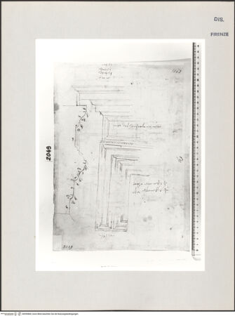 Vorderseite von Centro Studi Antonio Sangallo il Giovane, Montefiascone [https://www.deutsche-digitale-bibliothek.de/content/lizenzen/rv-ez/] Studien für ein Portal für Kardinal Giuliano Cesarini - , bh595860_recto. Foto.