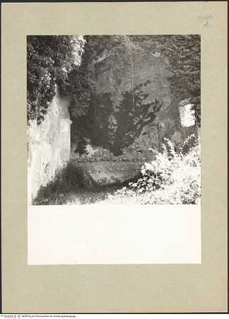 Vorderseite von Bibliotheca Hertziana [https://www.deutsche-digitale-bibliothek.de/content/lizenzen/rv-fz/] Abbazia della Ferrara - Innenraum: Mittelapsis, bh600184_recto. Foto.