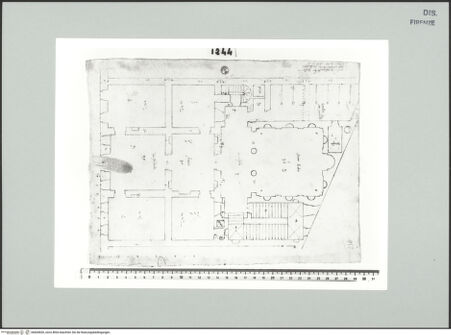 Vorderseite von Centro Studi Antonio Sangallo il Giovane, Montefiascone [https://www.deutsche-digitale-bibliothek.de/content/lizenzen/rv-ez/] Rom, Sangallos Haus in der Via Giulia, Grundriss - , bh600820_recto. Foto.