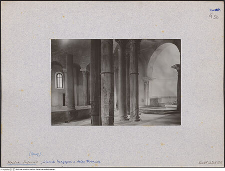 Vorderseite von ENIT [https://www.deutsche-digitale-bibliothek.de/content/lizenzen/rv-ez/] Santa Maria Maggiore - Innenansicht, bh601468_recto. Foto.