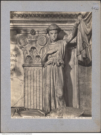 Vorderseite von Alinari [https://www.deutsche-digitale-bibliothek.de/content/lizenzen/rv-ez/] Grabmal des Kardinals Rinaldo Brancaccio (gest. 1427)Kardinal Rinaldo Brancaccio und Engel - Engel rechts, bh601552_recto. Foto.