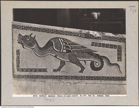 Vorderseite von Alinari [https://www.deutsche-digitale-bibliothek.de/content/lizenzen/rv-ez/] Platte auf der Rufolokanzel - Gesamtansicht, bh601635_recto. Foto.