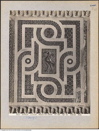 Vorderseite von Alinari [https://www.deutsche-digitale-bibliothek.de/content/lizenzen/rv-ez/] Evangelienkanzel - Detail: Vögel, bh601640_recto. Foto.