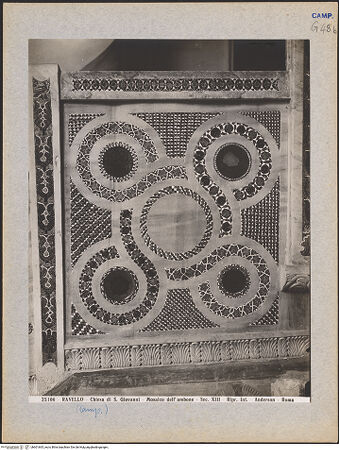 Vorderseite von Alinari [https://www.deutsche-digitale-bibliothek.de/content/lizenzen/rv-ez/] Platte mit geometrischem Dekor, bh601665_recto. Foto.