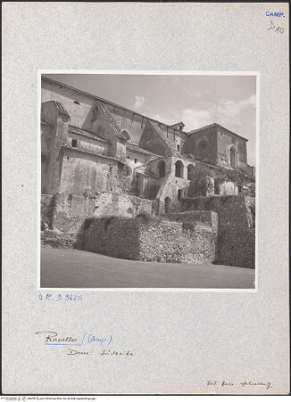 Vorderseite von Bibliotheca Hertziana [https://www.deutsche-digitale-bibliothek.de/content/lizenzen/rv-fz/] DuomoSüdfassade - Teilansicht von Süden, bh603678_recto. Foto: Schwarz, Heinrich Mathias.