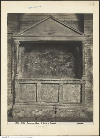 Vorderseite von Alinari [https://www.deutsche-digitale-bibliothek.de/content/lizenzen/rv-fz/] Grabmal des Prälaten Alfano (Camerlengo von Papst Calixtus II.) - , bh603754_recto. Foto.