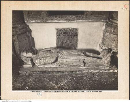 Vorderseite von Alinari [https://www.deutsche-digitale-bibliothek.de/content/lizenzen/rv-ez/] Gisant eines Ritters - Gesamtansicht, bh604074_recto. Foto.