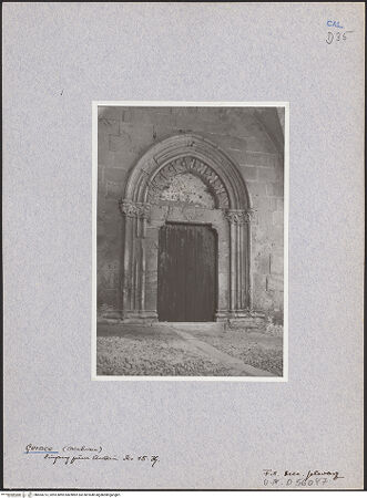 Vorderseite von Bibliotheca Hertziana [https://www.deutsche-digitale-bibliothek.de/content/lizenzen/rv-fz/] Portal zur Kapelle des Heiligen Josef - Gesamtansicht, bh604213_recto. Foto: Schwarz, Heinrich Mathias.