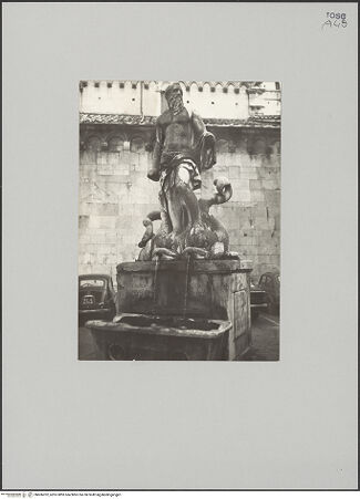 Vorderseite von unbekannt [https://www.deutsche-digitale-bibliothek.de/content/lizenzen/rv-fz/] Neptunbrunnen - , bh606202_recto. Foto: Marcolini, Luigi ?.