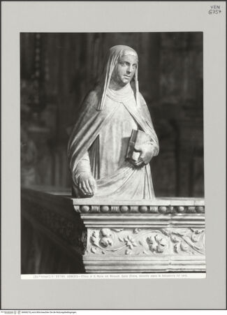 Vorderseite von Alinari [https://www.deutsche-digitale-bibliothek.de/content/lizenzen/rv-ez/] Schrankenanlage mit zwei Kanzeln - Detail: Die Heilige Klara, bh606218_recto. Foto.