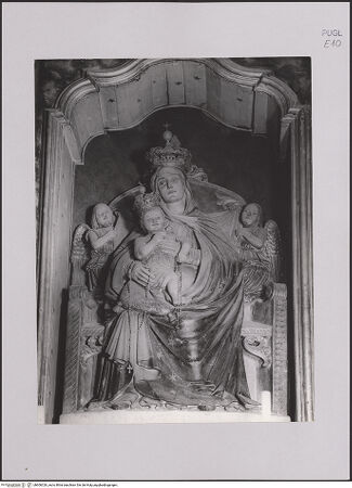 Vorderseite von unbekannt [https://www.deutsche-digitale-bibliothek.de/content/lizenzen/rv-fz/] Thronende Madonna - , bh606326_recto. Foto.